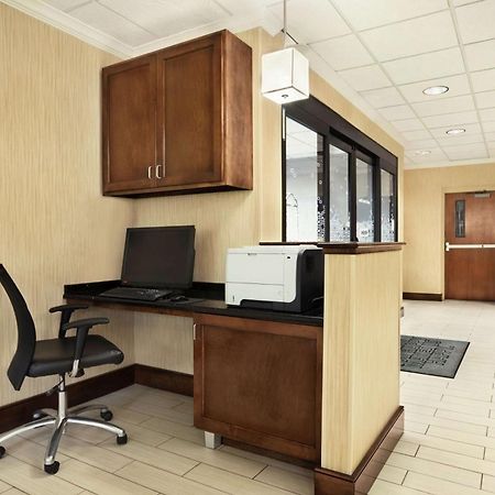 Hampton Inn Richmond/Ашленд Экстерьер фото