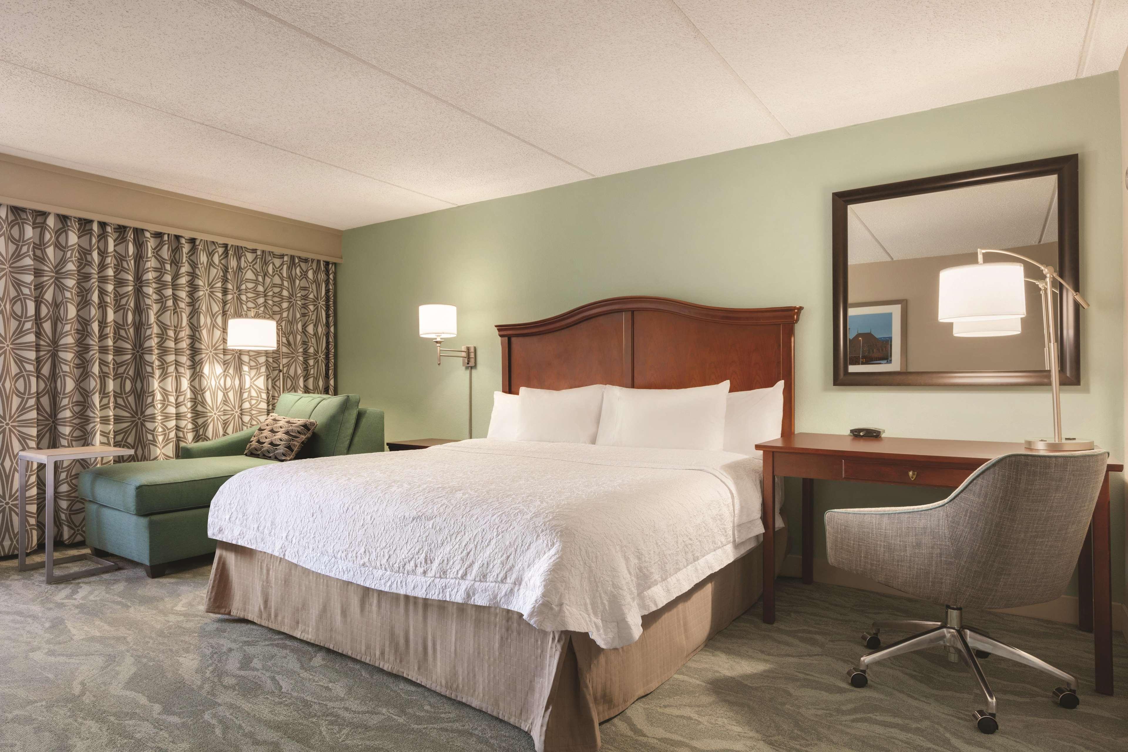 Hampton Inn Richmond/Ашленд Экстерьер фото