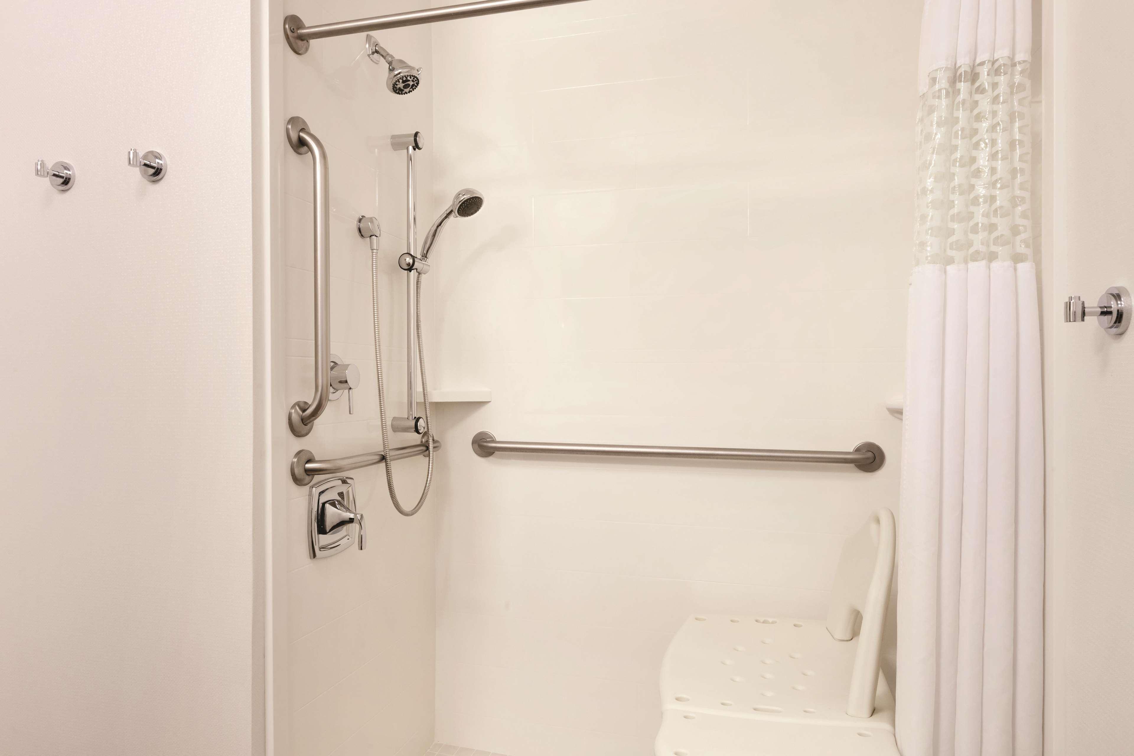 Hampton Inn Richmond/Ашленд Экстерьер фото