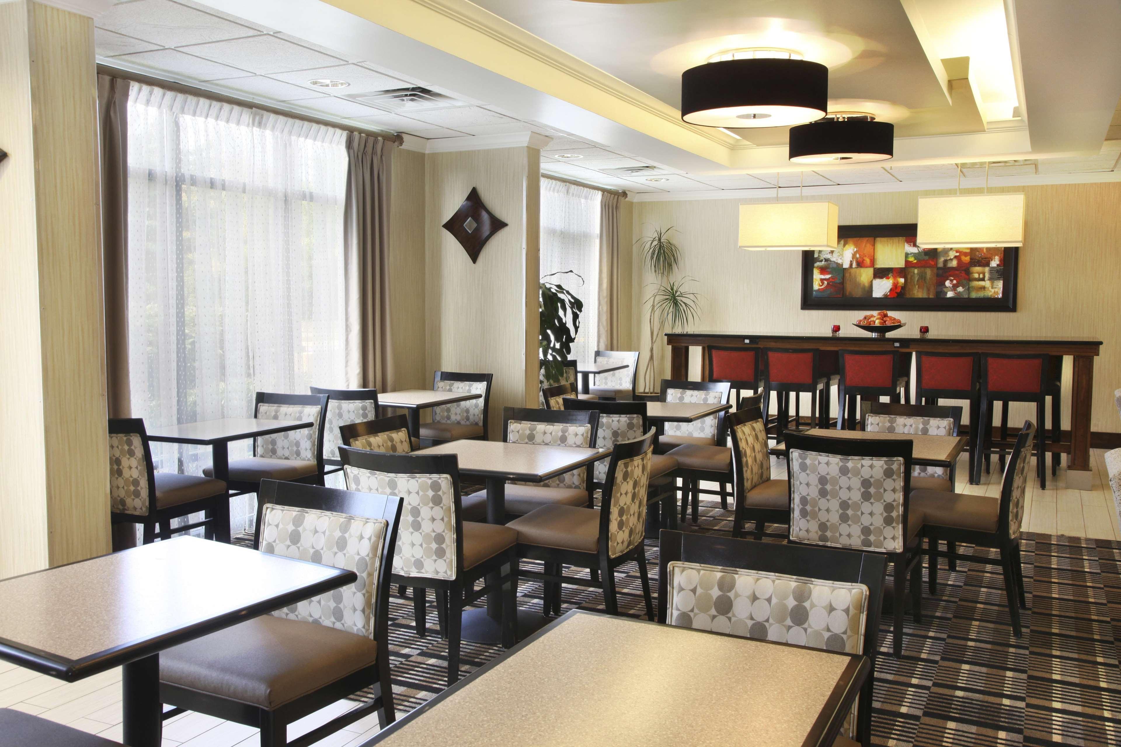 Hampton Inn Richmond/Ашленд Экстерьер фото