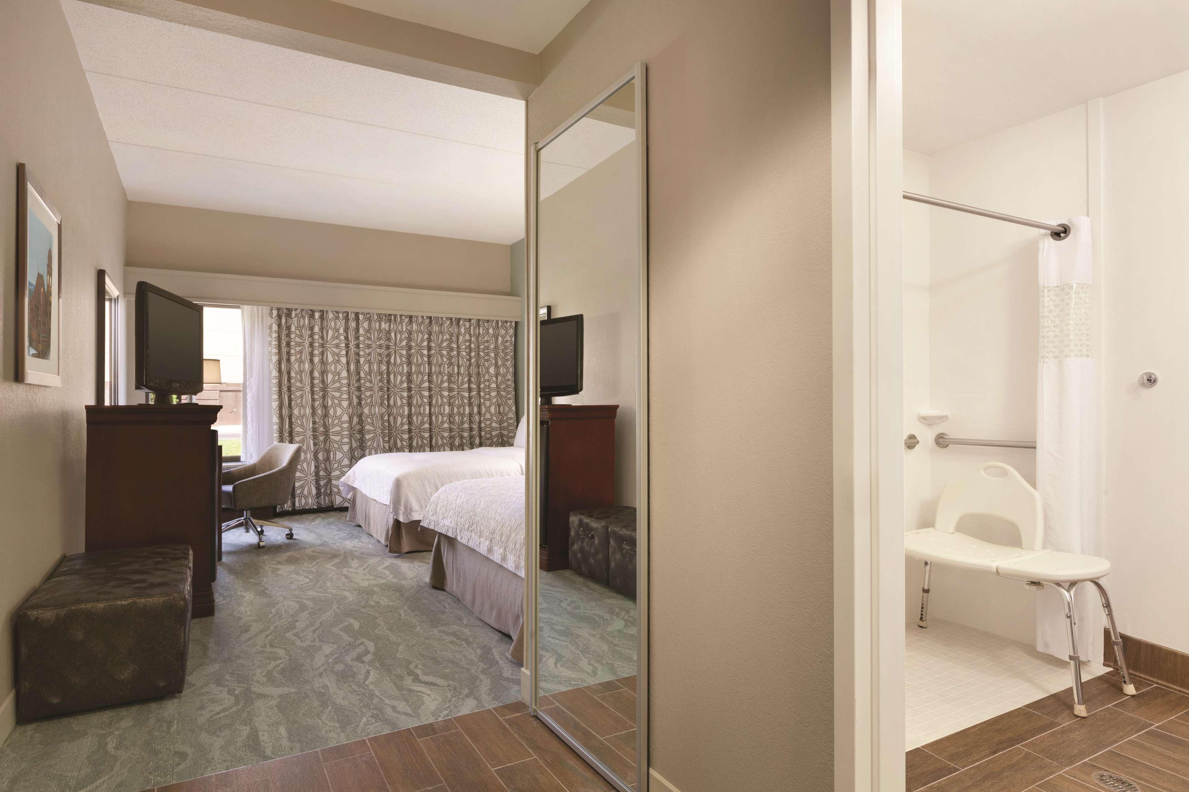 Hampton Inn Richmond/Ашленд Экстерьер фото