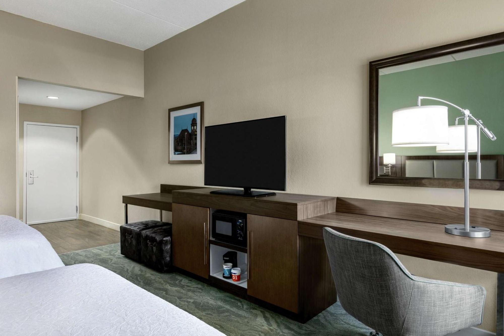 Hampton Inn Richmond/Ашленд Экстерьер фото