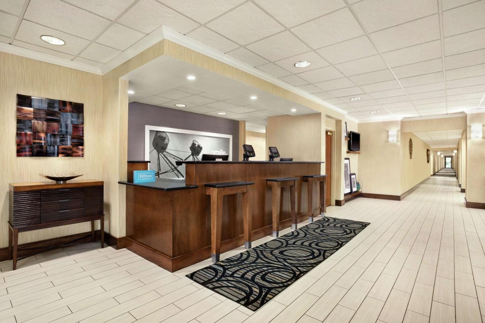 Hampton Inn Richmond/Ашленд Экстерьер фото